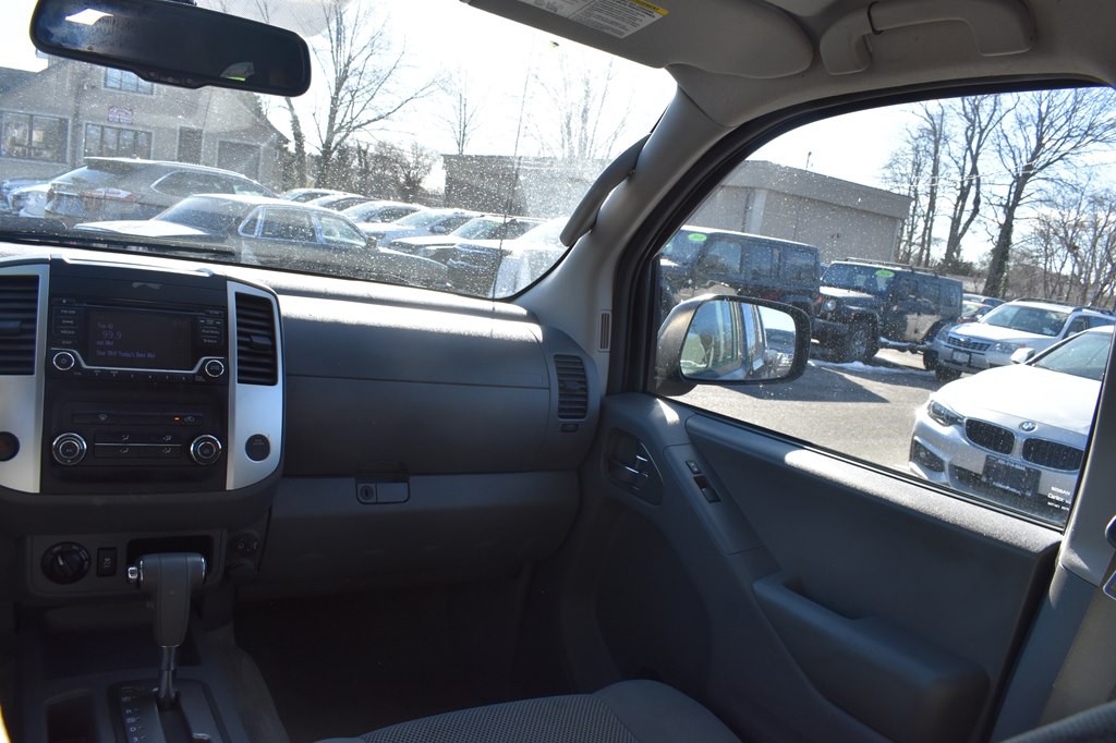 2017 Nissan Frontier Image 18