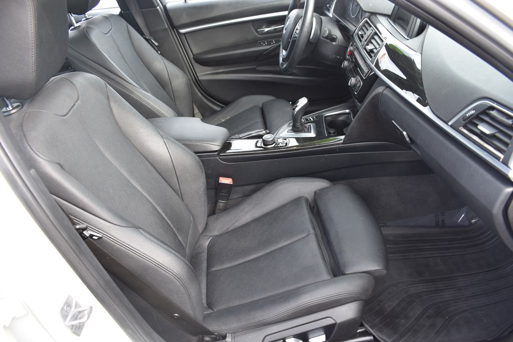 2018 BMW 3 Series Image 20