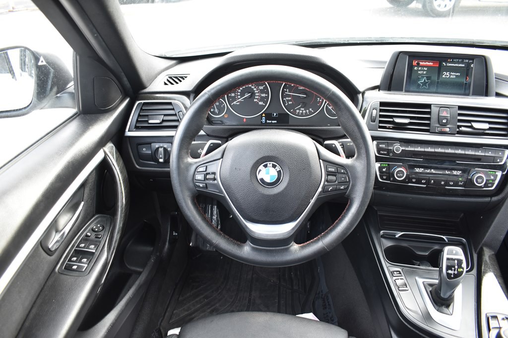 2018 BMW 3 Series Image 21
