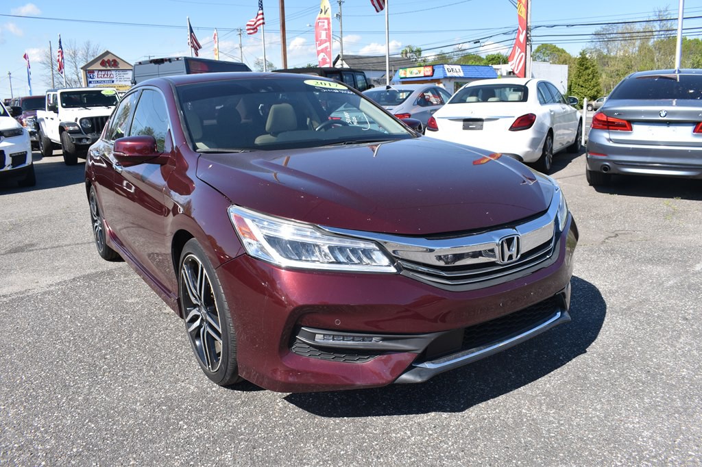 2017 Honda Accord Image 1