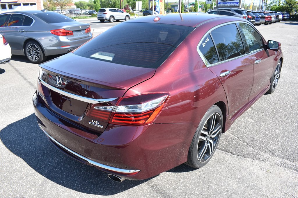 2017 Honda Accord Image 8