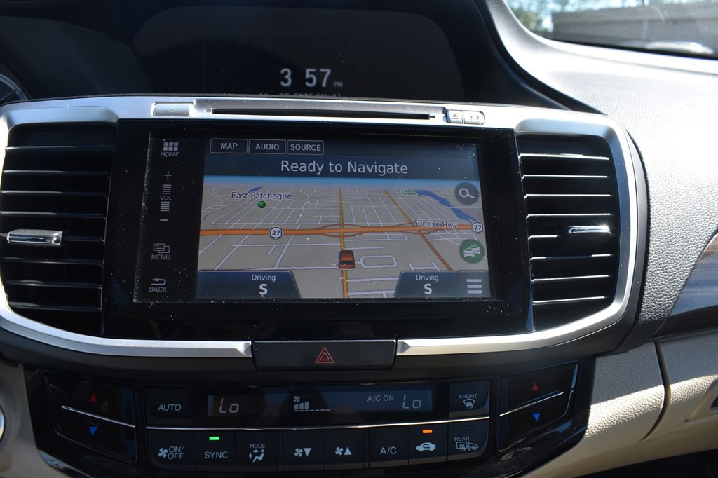 2017 Honda Accord Image 16