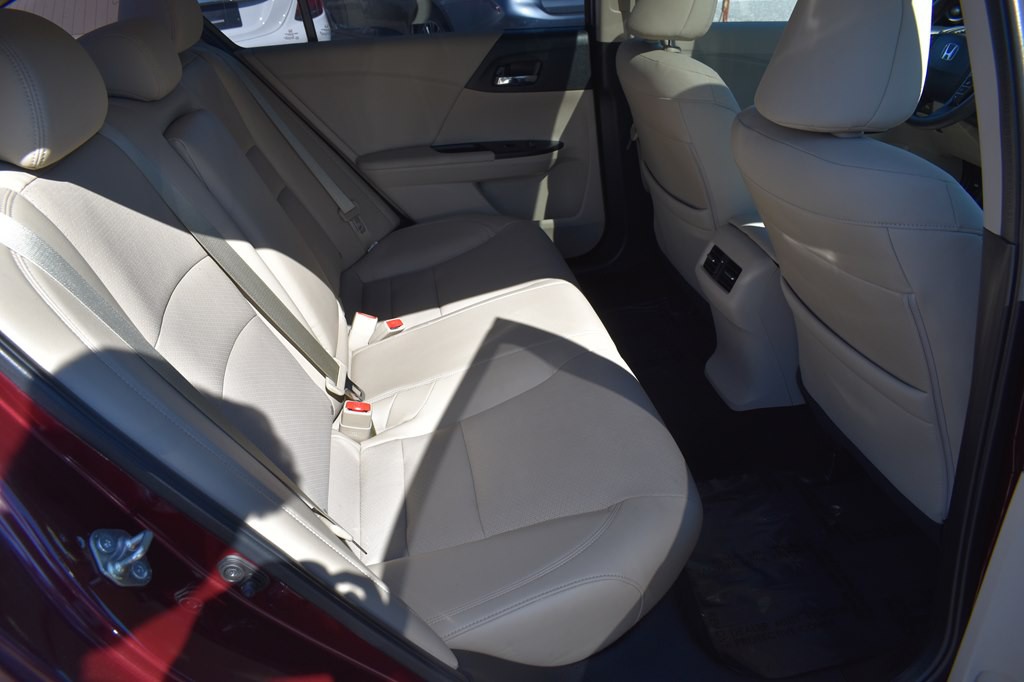 2017 Honda Accord Image 21
