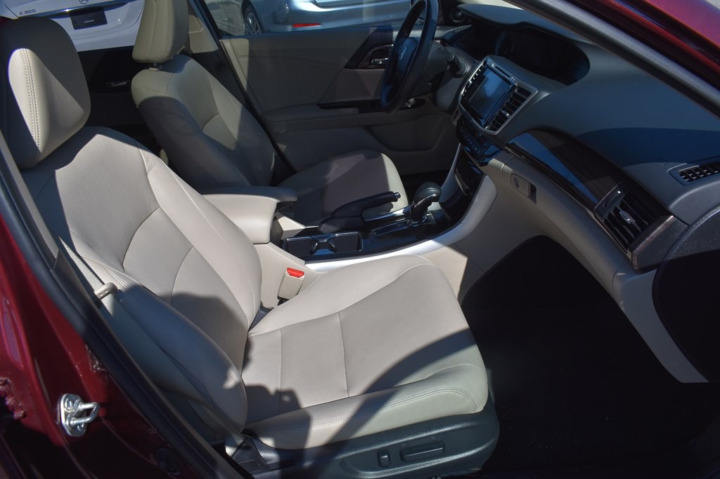 2017 Honda Accord Image 22