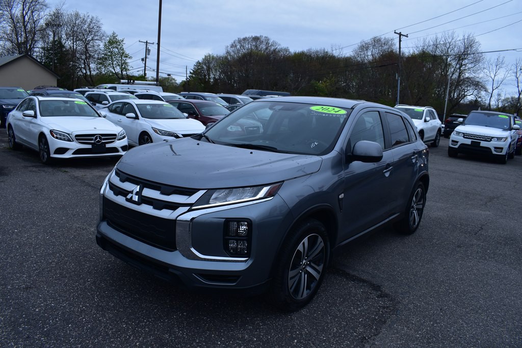 2024 Mitsubishi Outlander Image 1