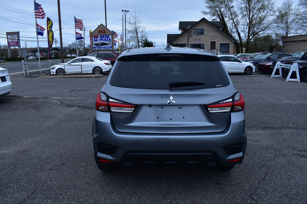 2024 Mitsubishi Outlander Image 4