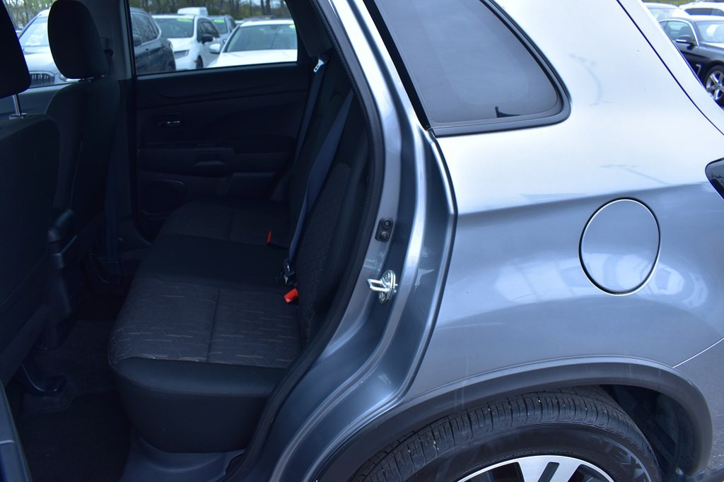 2024 Mitsubishi Outlander Image 7