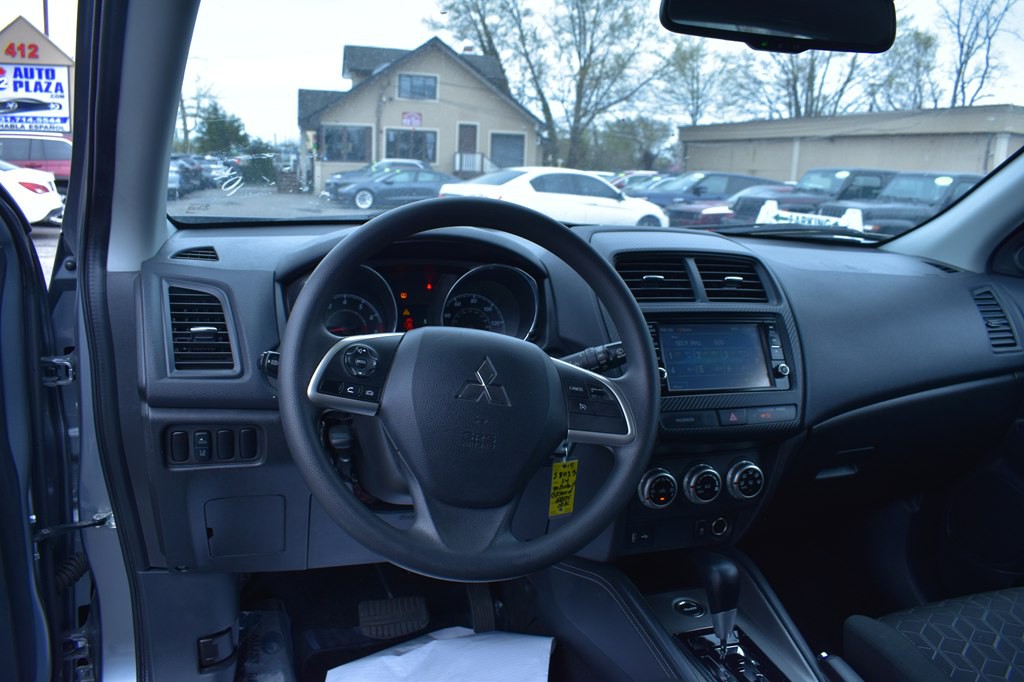 2024 Mitsubishi Outlander Image 8