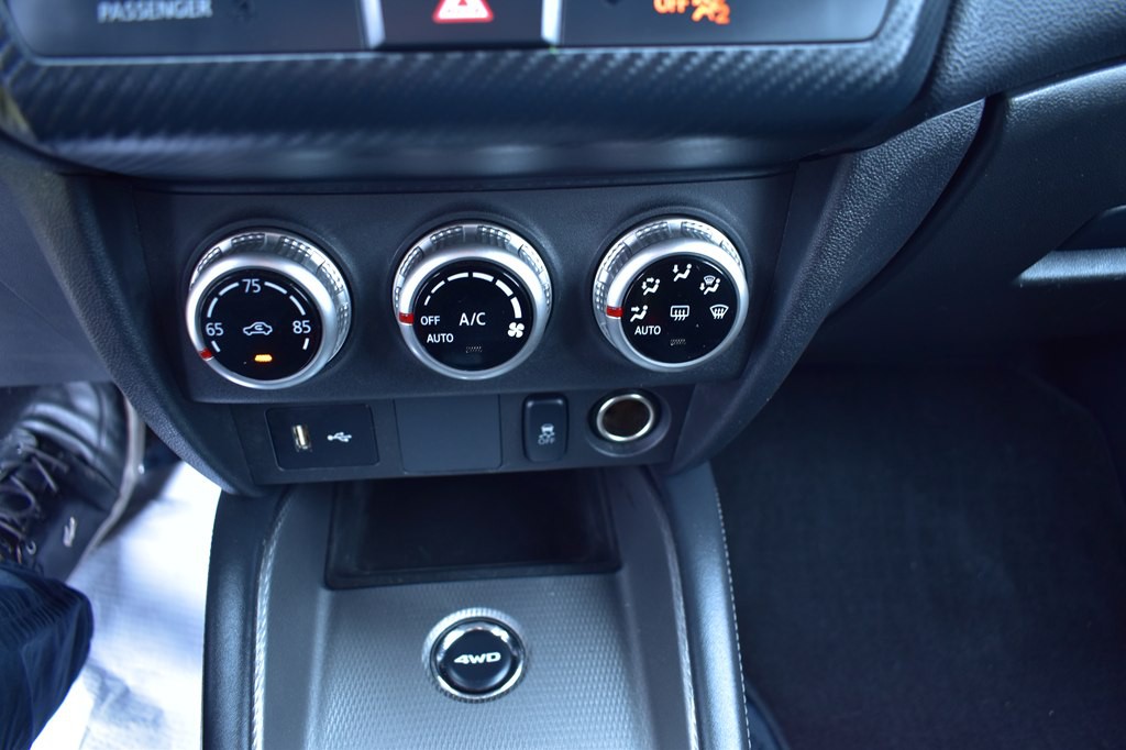 2024 Mitsubishi Outlander Image 12