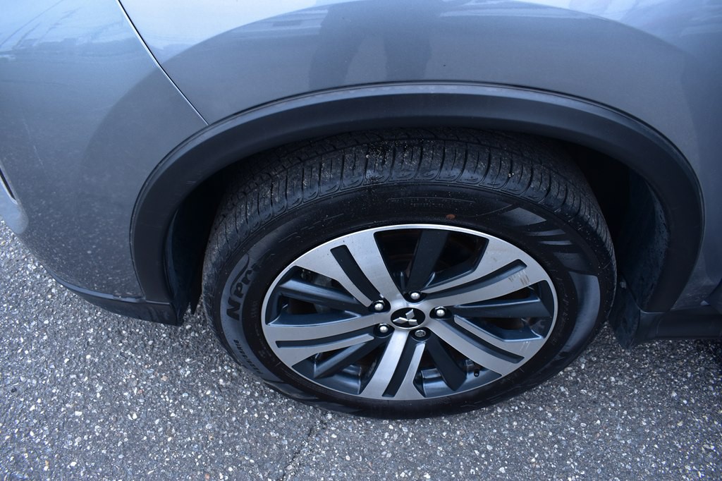 2024 Mitsubishi Outlander Image 13