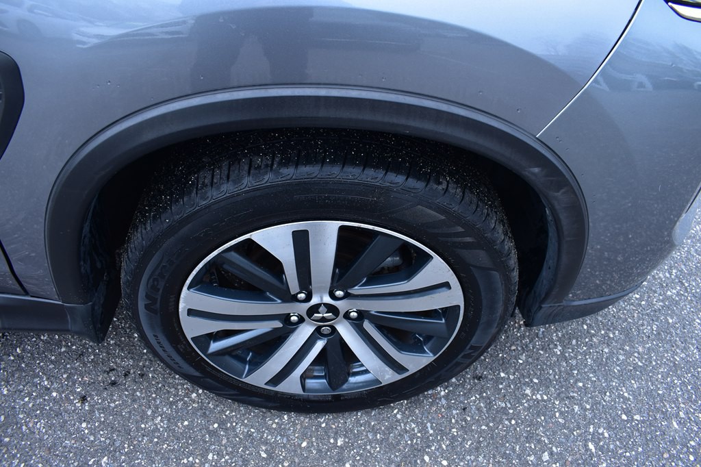 2024 Mitsubishi Outlander Image 16