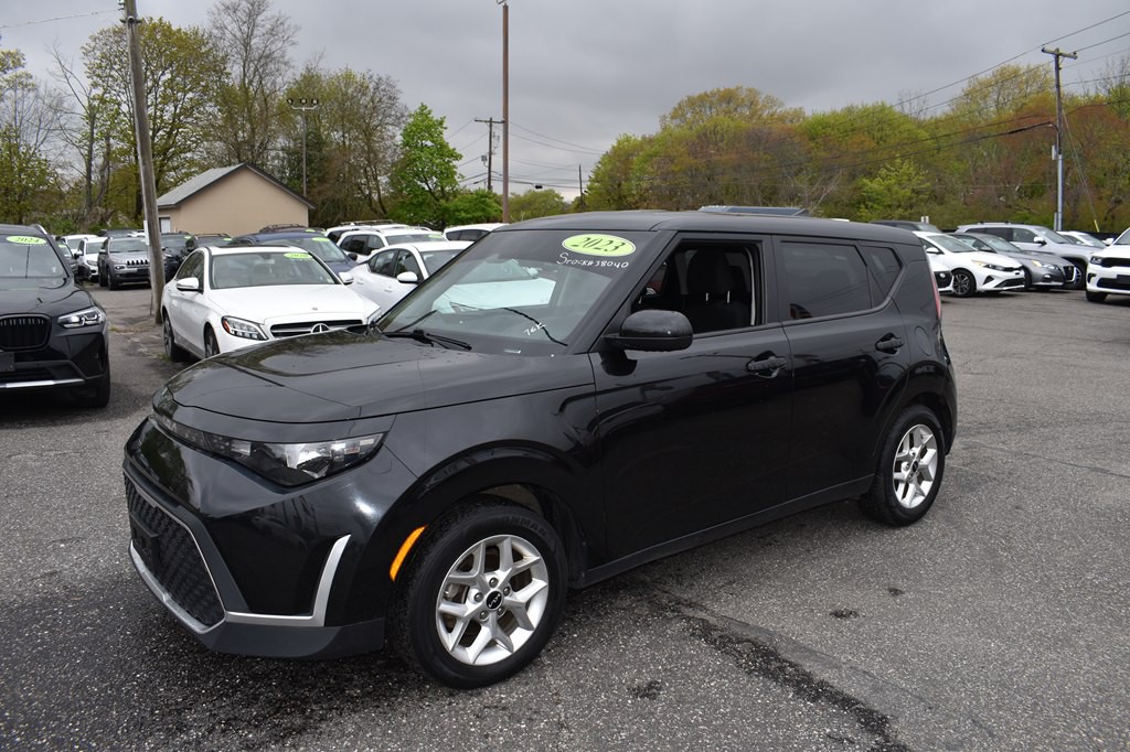 2023 Kia Soul Image 2