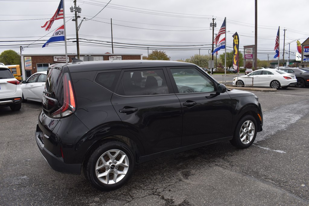2023 Kia Soul Image 8
