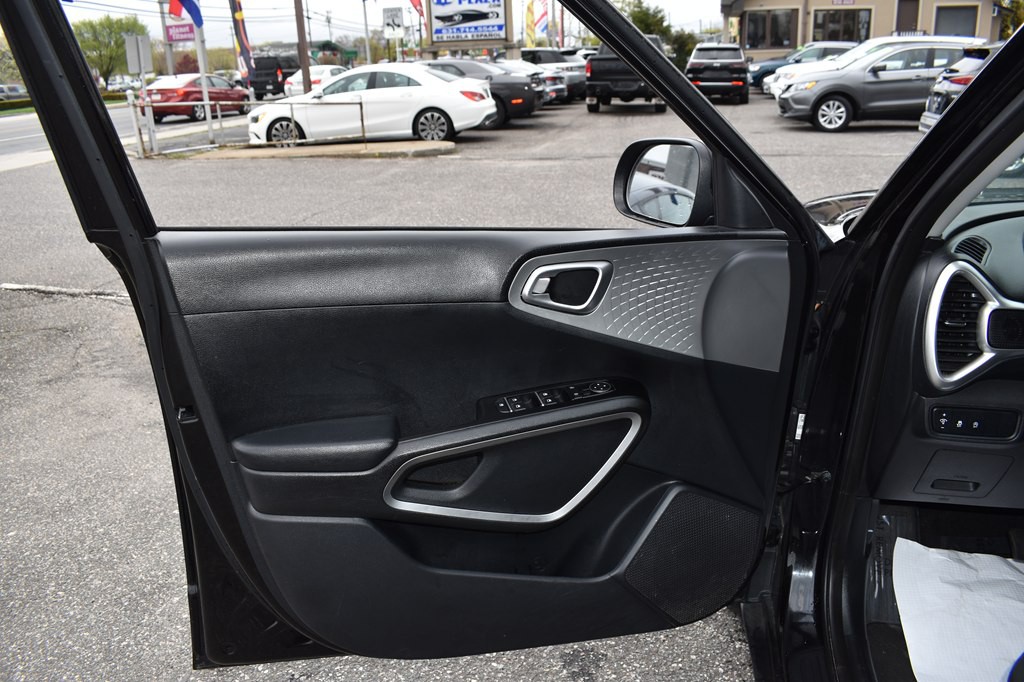 2023 Kia Soul Image 13