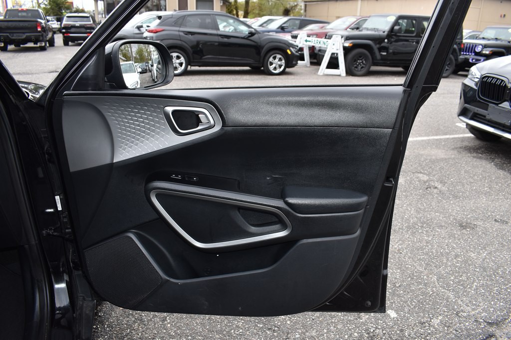 2023 Kia Soul Image 18