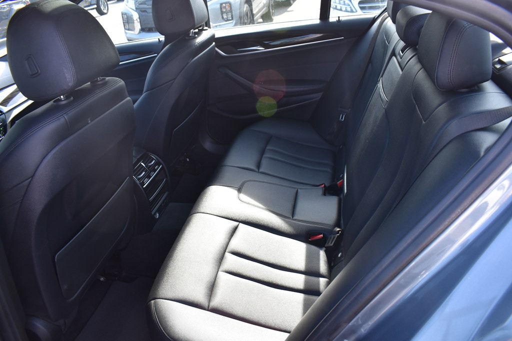 2018 BMW 5 Series Image 21