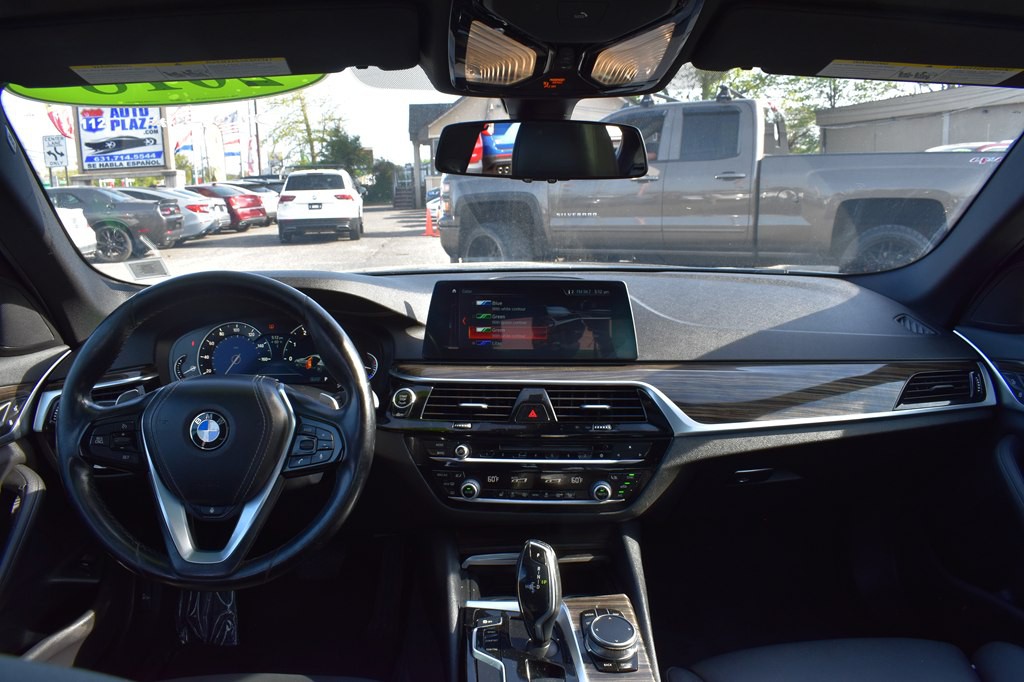 2018 BMW 5 Series Image 25