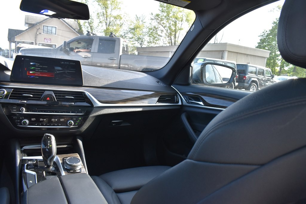 2018 BMW 5 Series Image 26