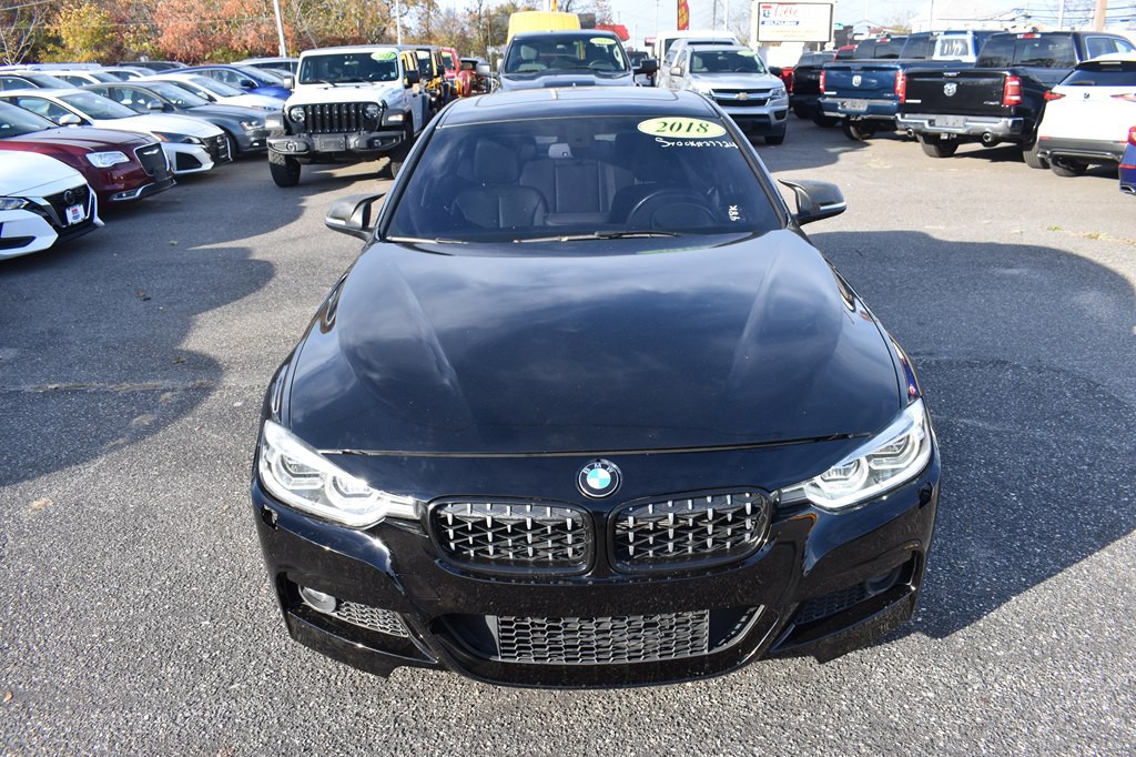 2018 BMW 3 Series Image 2