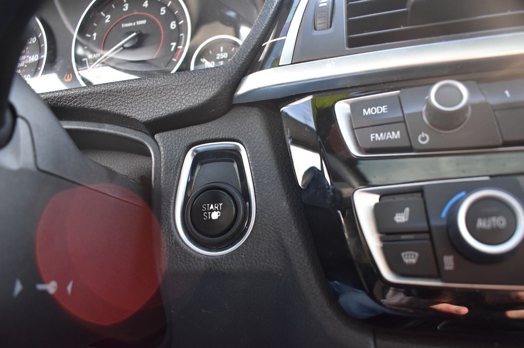 2018 BMW 3 Series Image 14