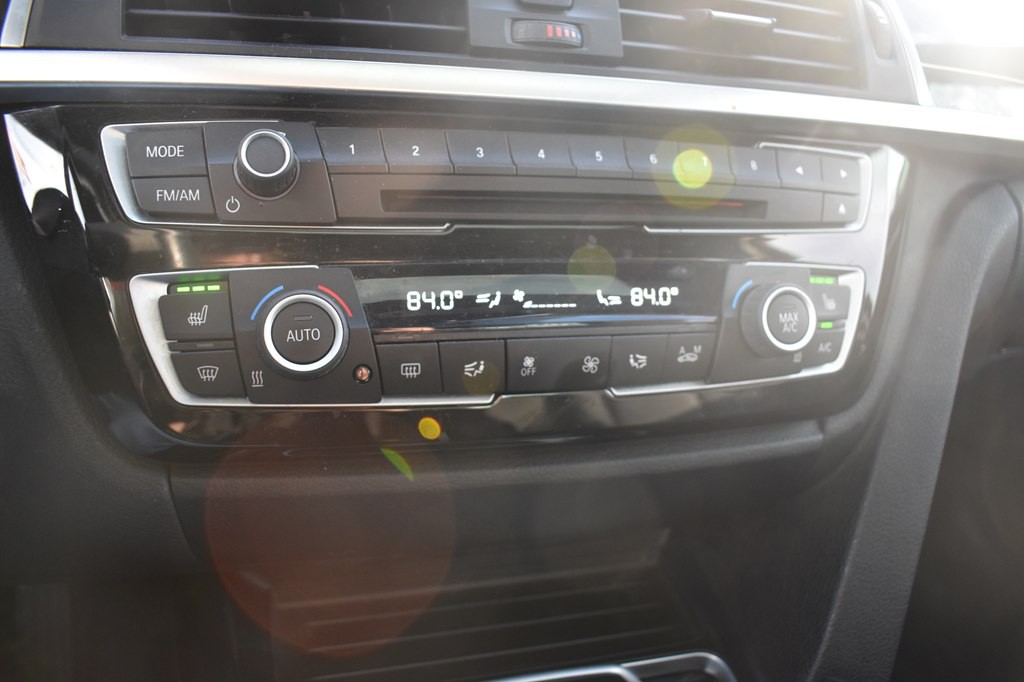 2018 BMW 3 Series Image 15