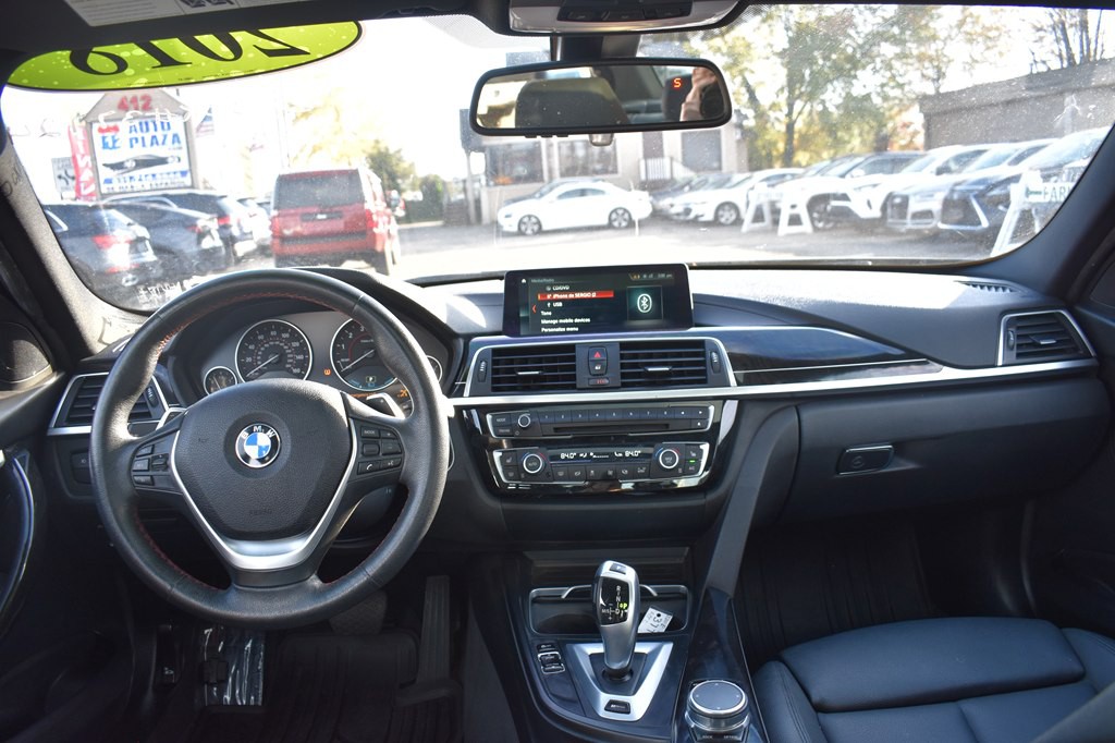 2018 BMW 3 Series Image 23