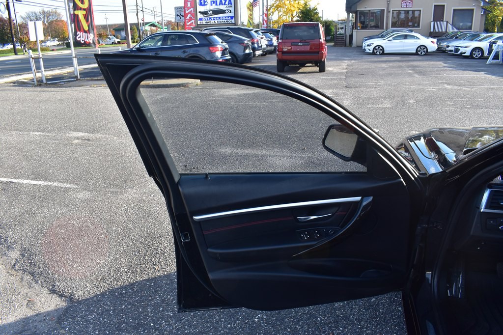 2018 BMW 3 Series Image 25