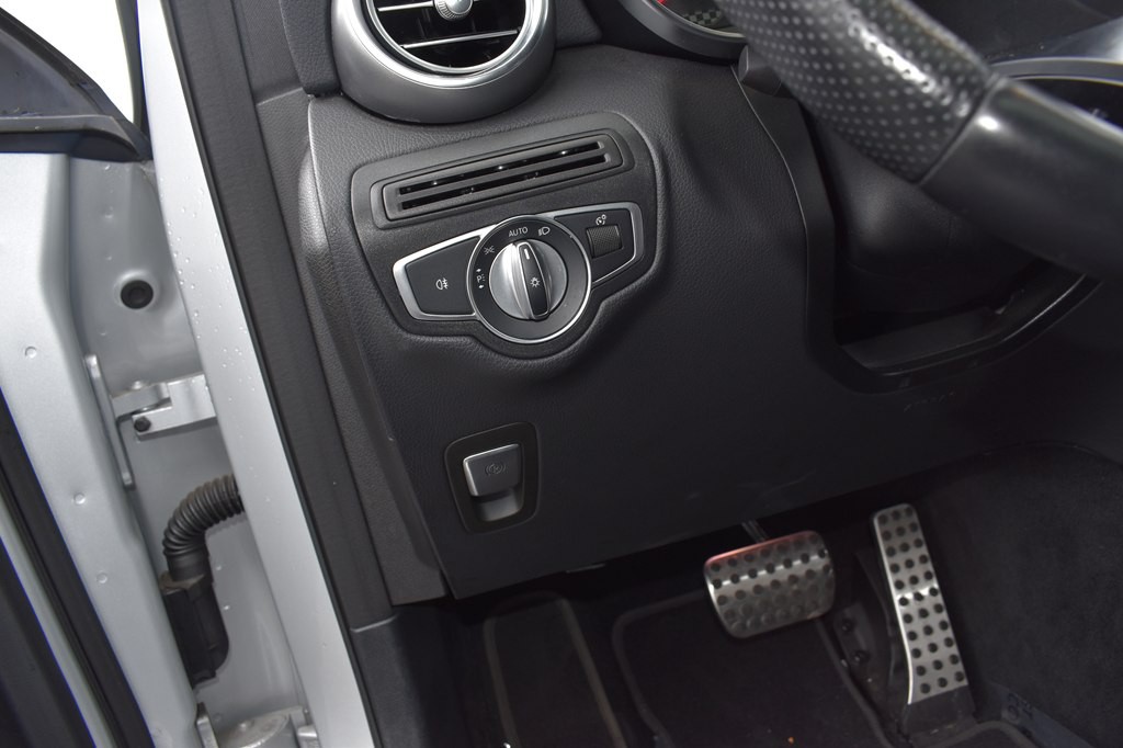 2020 Mercedes-Benz GLC-Class Image 35