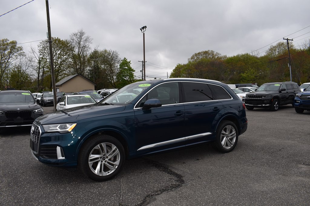 2021 Audi Q7 Image 2