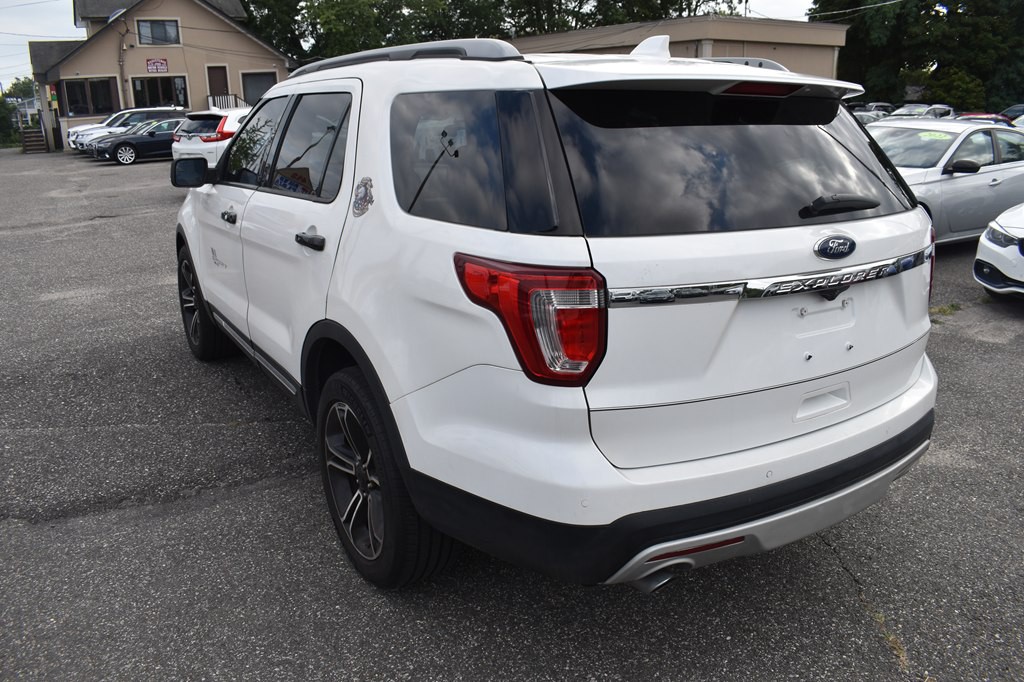 2017 Ford Explorer Image 6