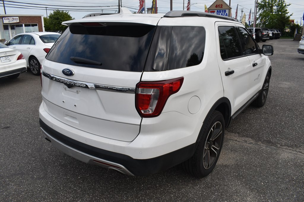 2017 Ford Explorer Image 8