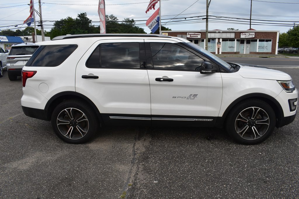 2017 Ford Explorer Image 9
