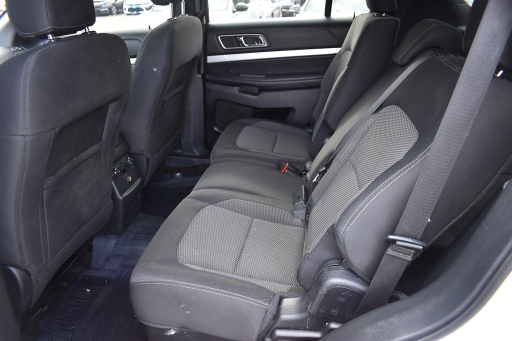 2017 Ford Explorer Image 18