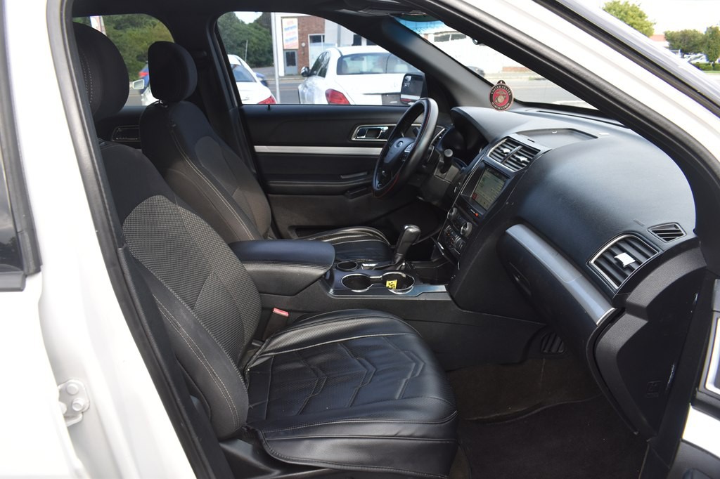 2017 Ford Explorer Image 22