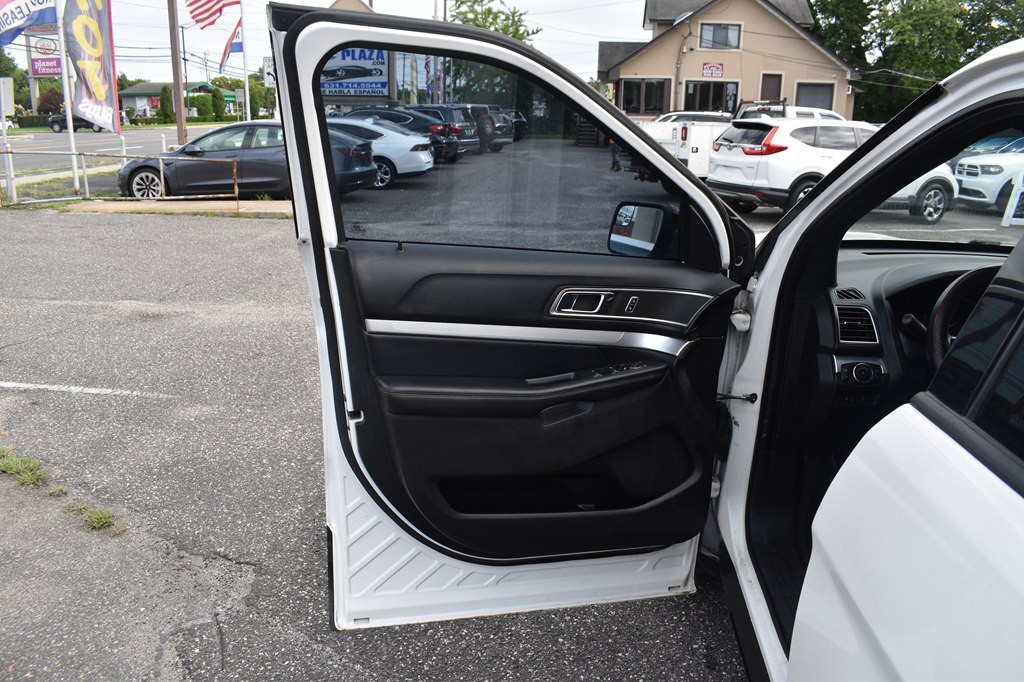 2017 Ford Explorer Image 26