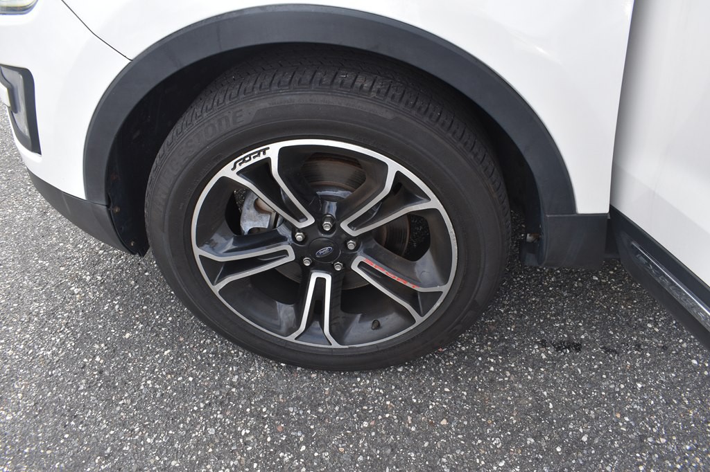2017 Ford Explorer Image 27