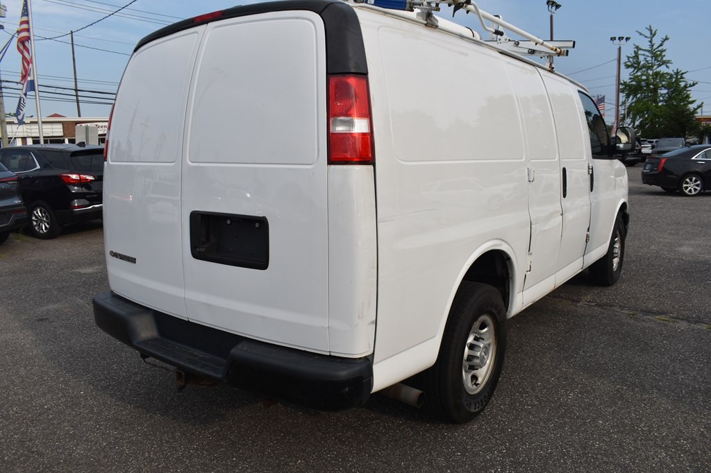 2020 Chevrolet Express Image 4