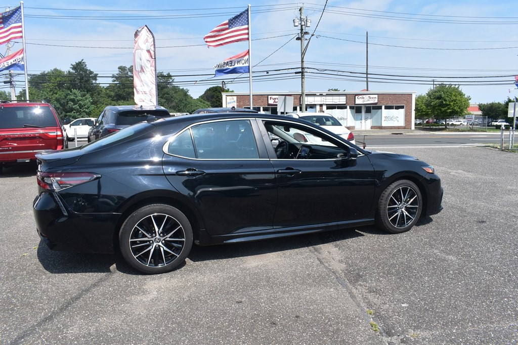 2024 Toyota Camry Image 2