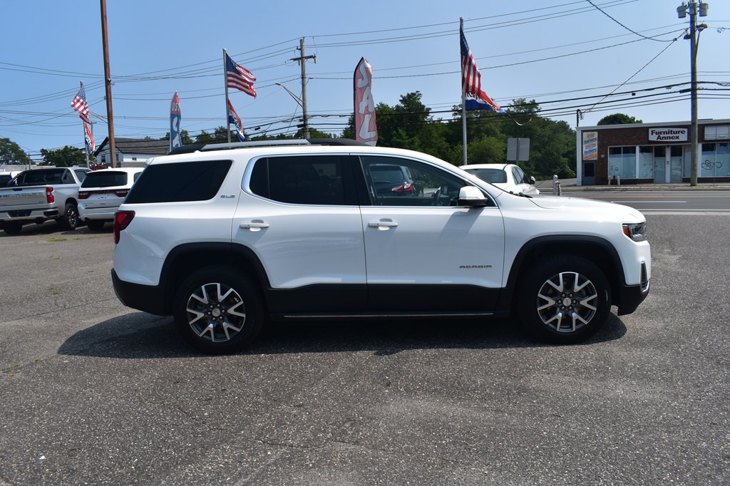2023 GMC Acadia Image 2