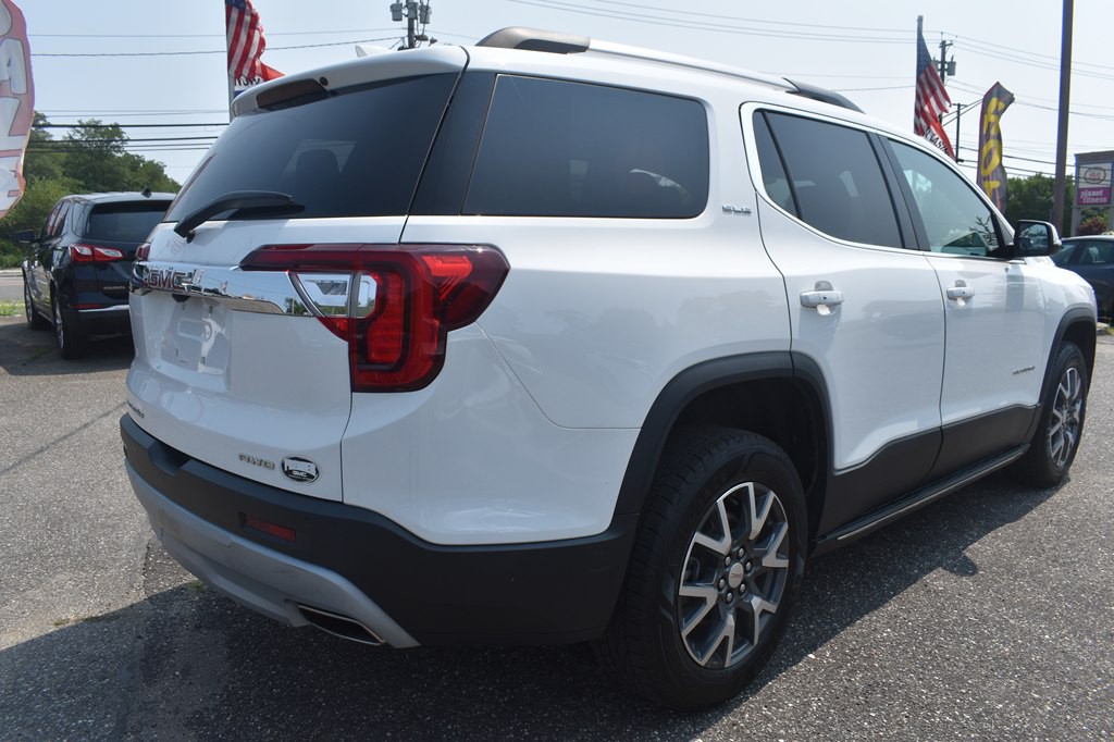 2023 GMC Acadia Image 4