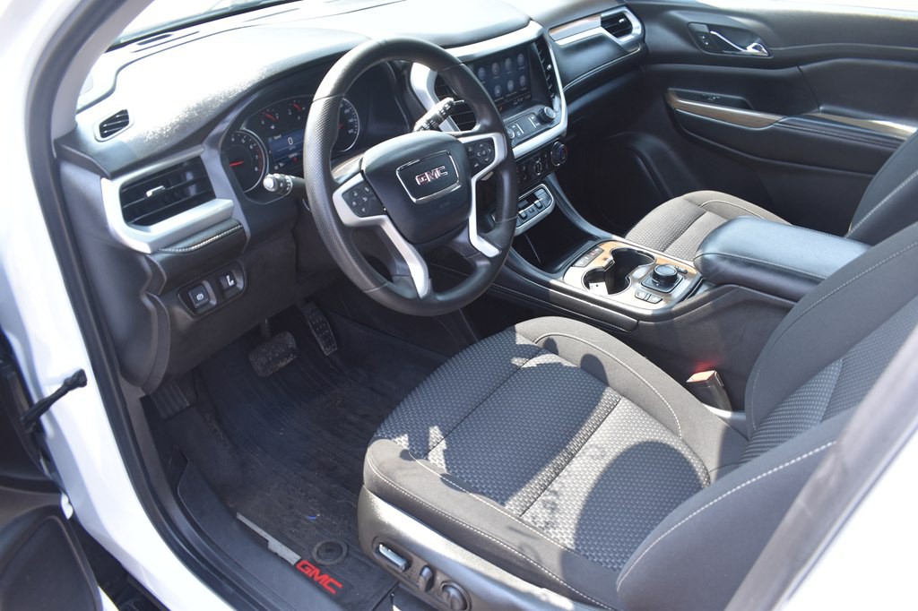2023 GMC Acadia Image 9