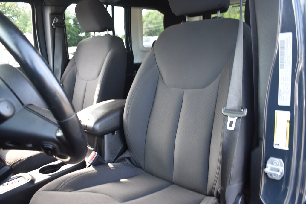 2017 Jeep Wrangler Unlimited Image 8