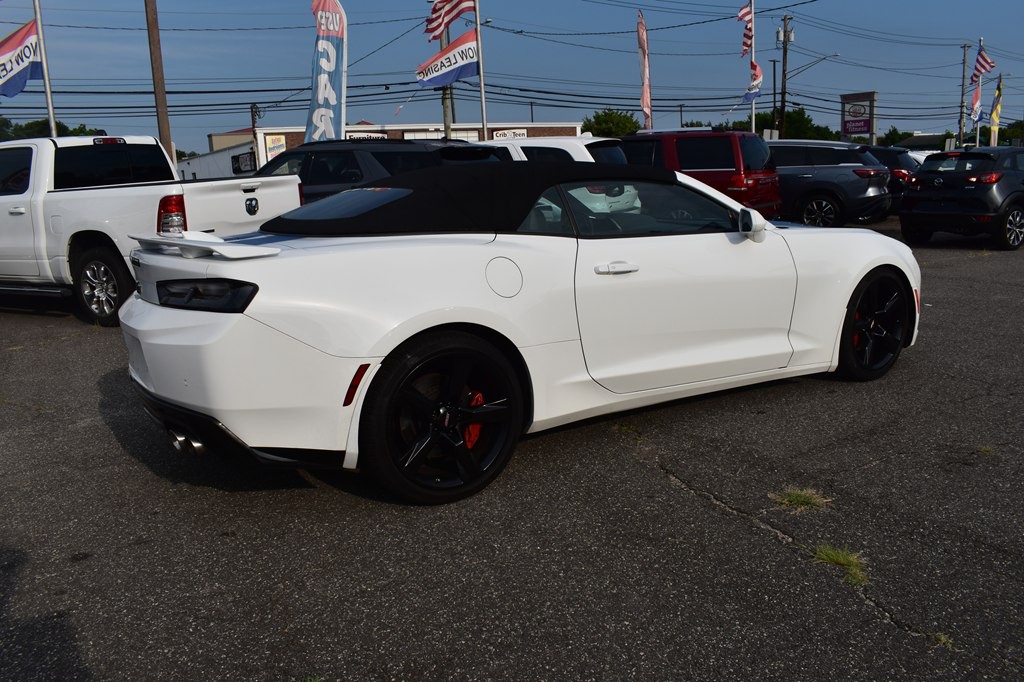 2016 Chevrolet Camaro Image 2