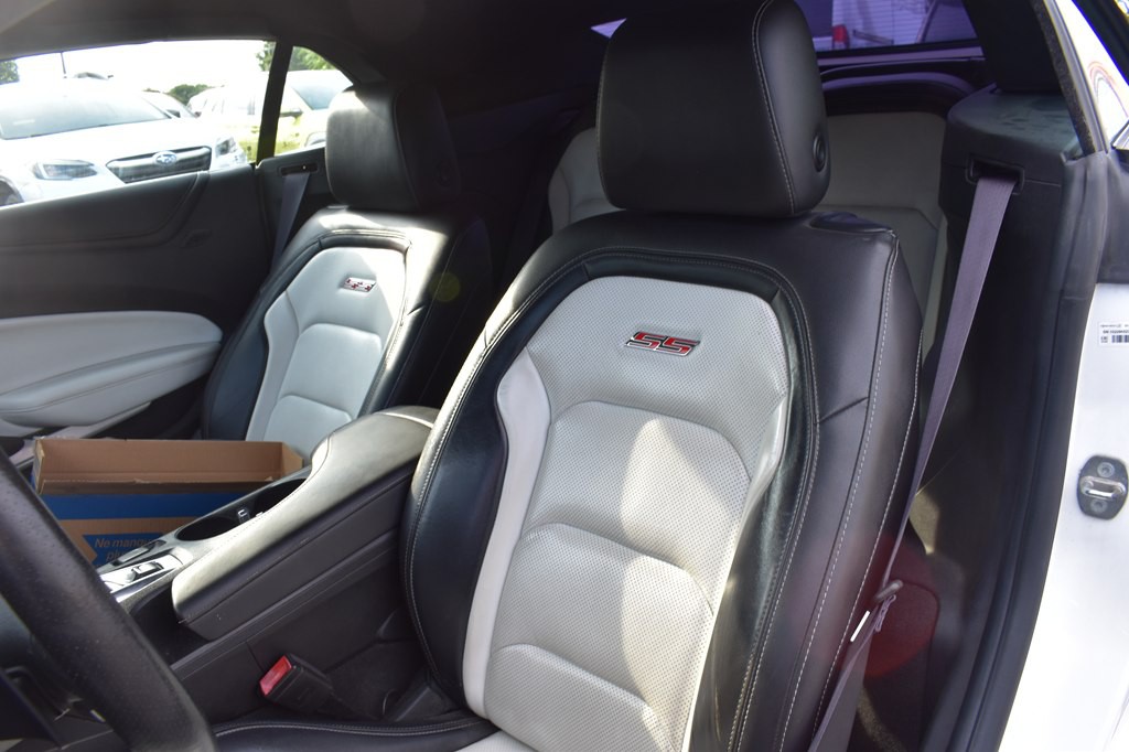 2016 Chevrolet Camaro Image 8