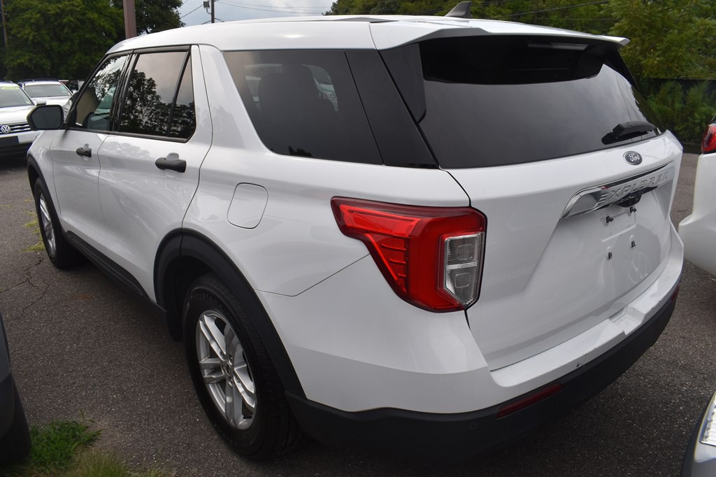 2023 Ford Explorer Image 2
