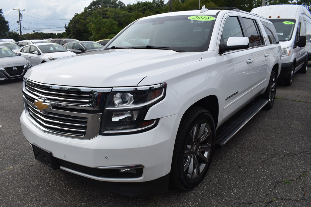 2018 Chevrolet Suburban Image 1