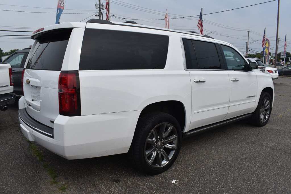 2018 Chevrolet Suburban Image 4