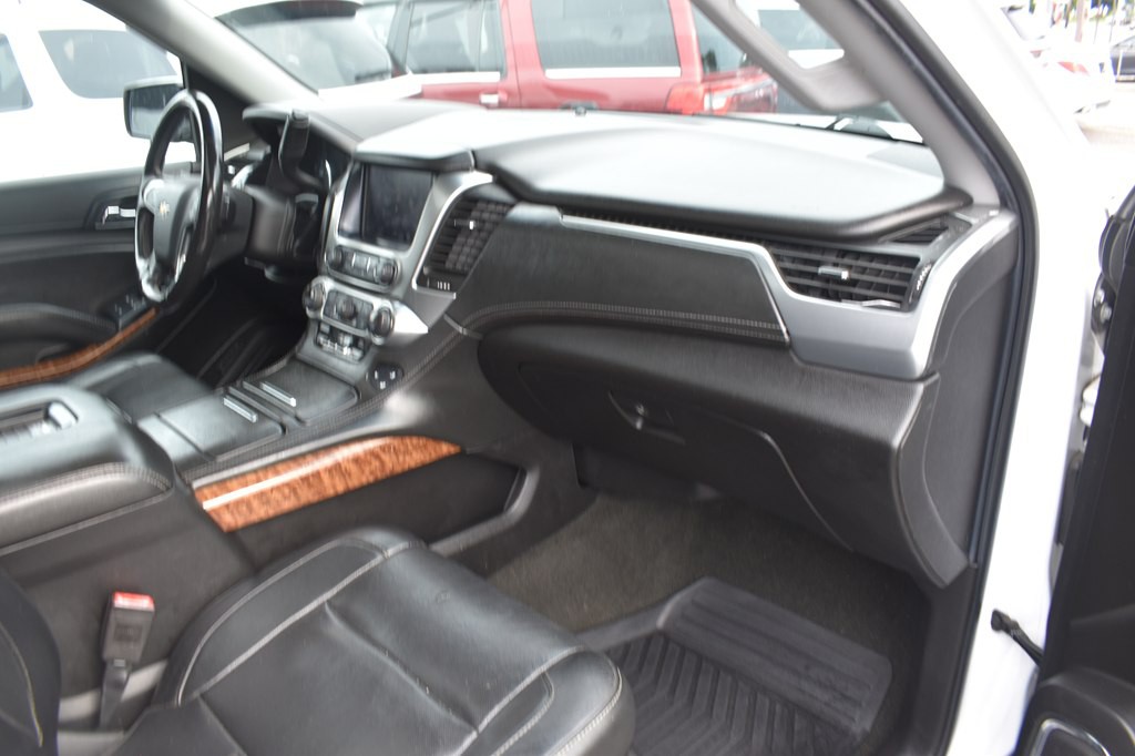 2018 Chevrolet Suburban Image 12