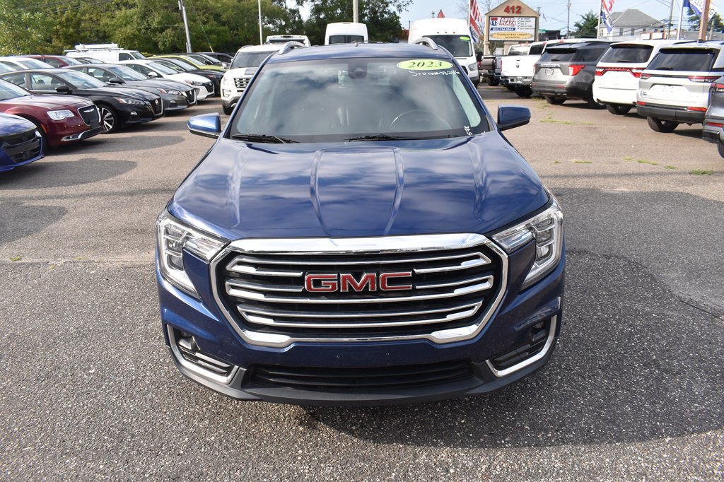 2023 GMC Terrain Image 2