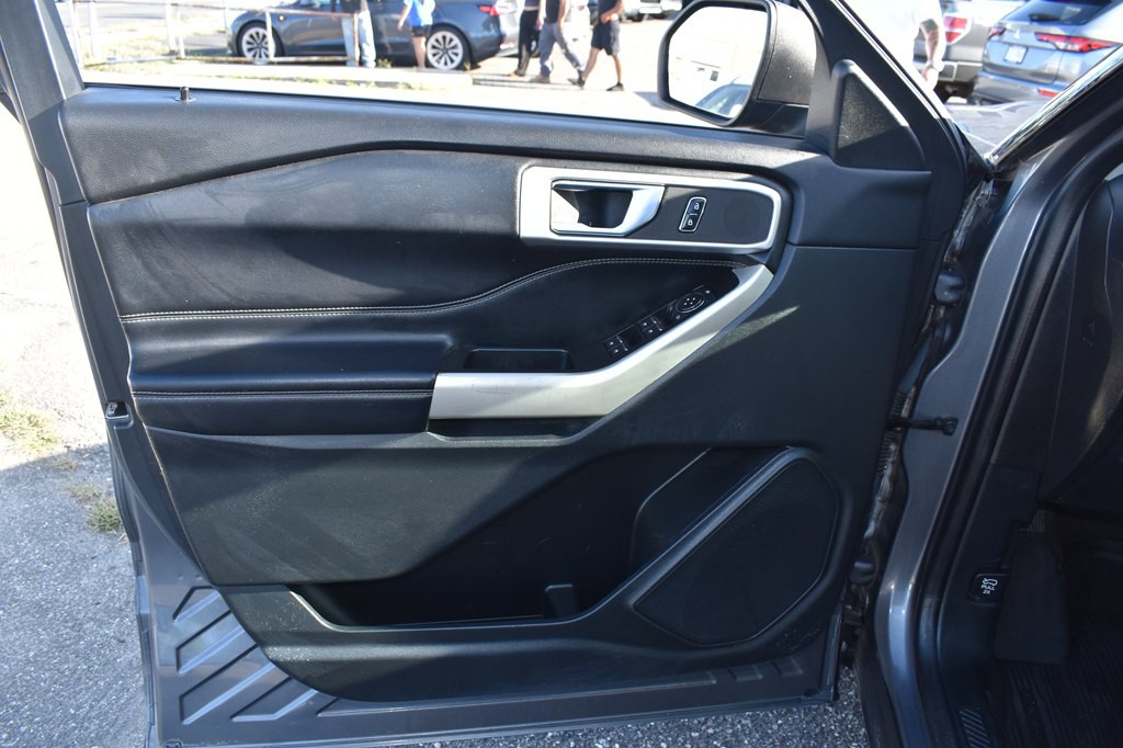 2021 Ford Explorer Image 9